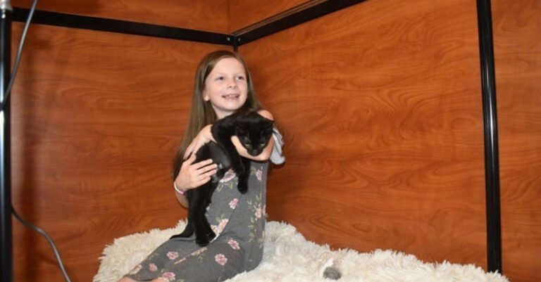 This young girl with a charitable soul sells bracelets for the animal cause