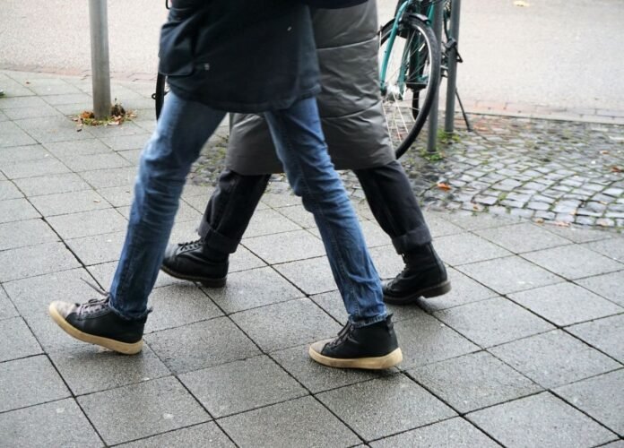 Pedestrians willing to ditch sidewalks for obstacle courses

