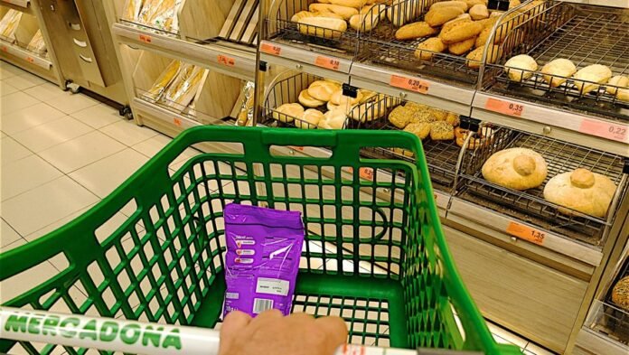 Inflation in Spain: bread, cheese, milk, vegetables... the government skips VAT on basic necessities

