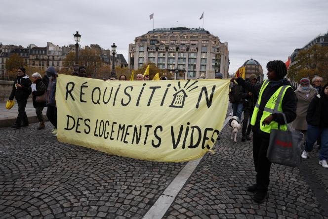 Manifestation of the association Droit au logement, in Paris, on November 27, 2022.