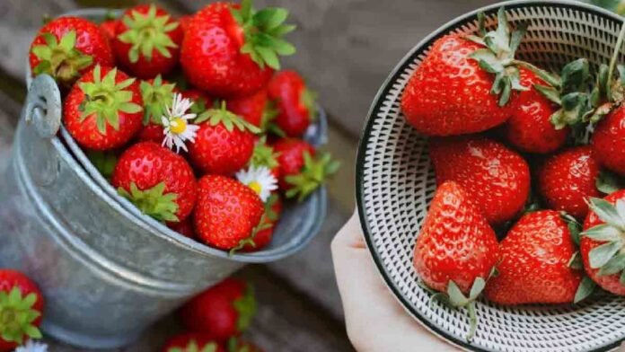 3 brilliant ideas to improve the taste of bland strawberries!

