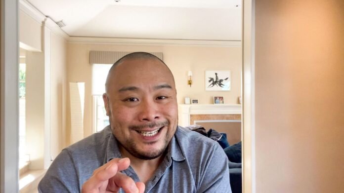 in the US, head chef David Chang attacks a tradition and creates controversy

