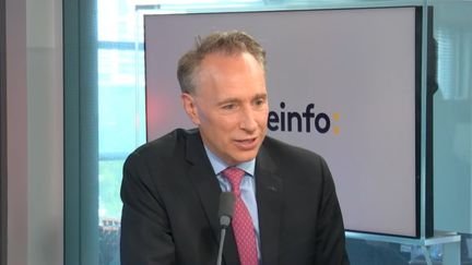 Thomas Buberl, head of Axa insurance, eco-guest on 27 June 2024. (FRANCEINFO / RADIOFRANCE)