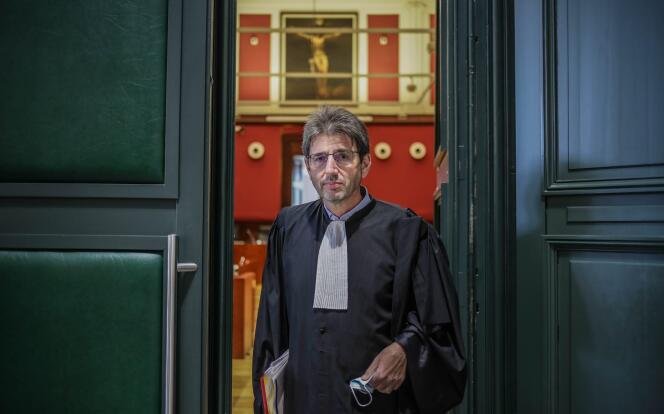 L'avocat Thomas Bidnic lors du procès de «Momo» Bouchibi, arrêté in March 2021 in Dubai, au Palais de justice de Bordeaux, on July 6, 2021.