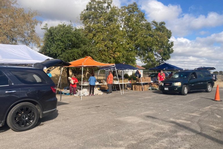 The teams on the ground have only three hours to distribute one ton of food