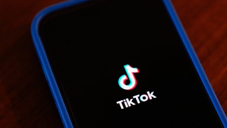 TikTok thanks Trump after it begins restoring service to US users

